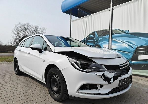 Opel Astra cena 16900 przebieg: 181671, rok produkcji 2016 z Karczew małe 137